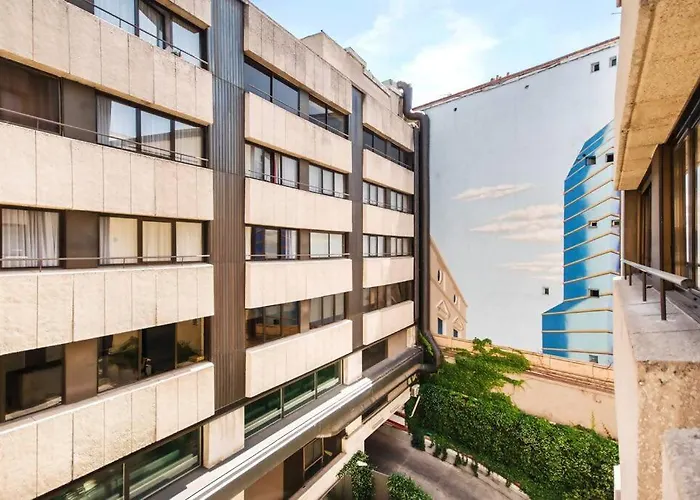 Serrano Retiro Parkplaza De Cibeles
